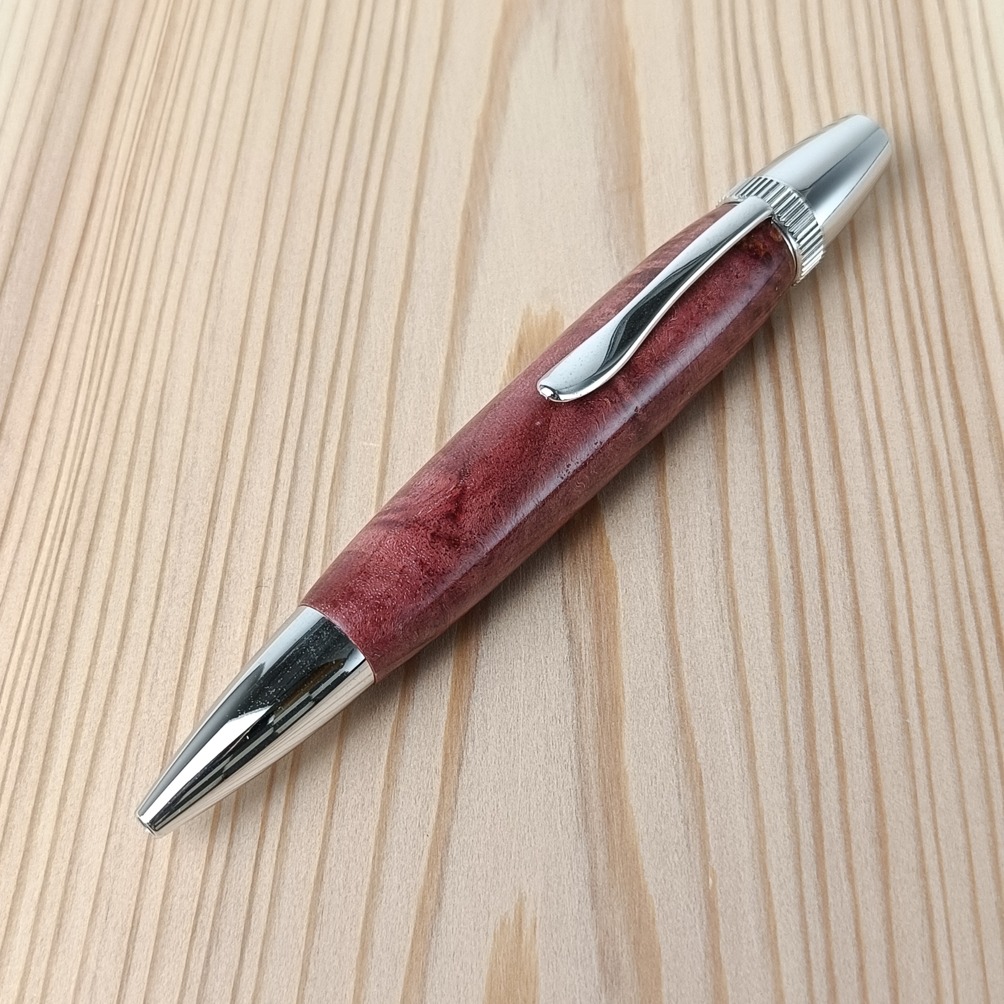 木目を楽しむ木軸ボールペン  スタビライズドウッド レッド