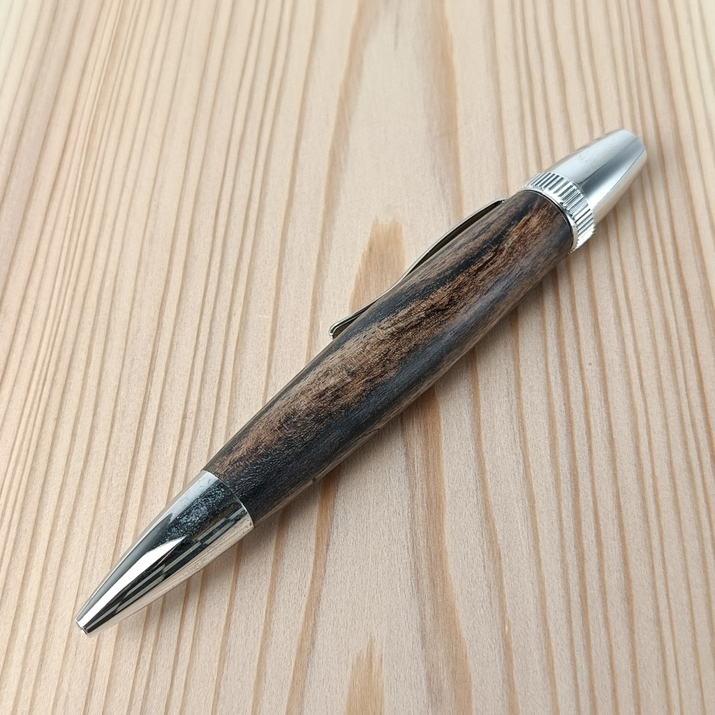 木目を楽しむ木軸ボールペン  銘木 黒柿
