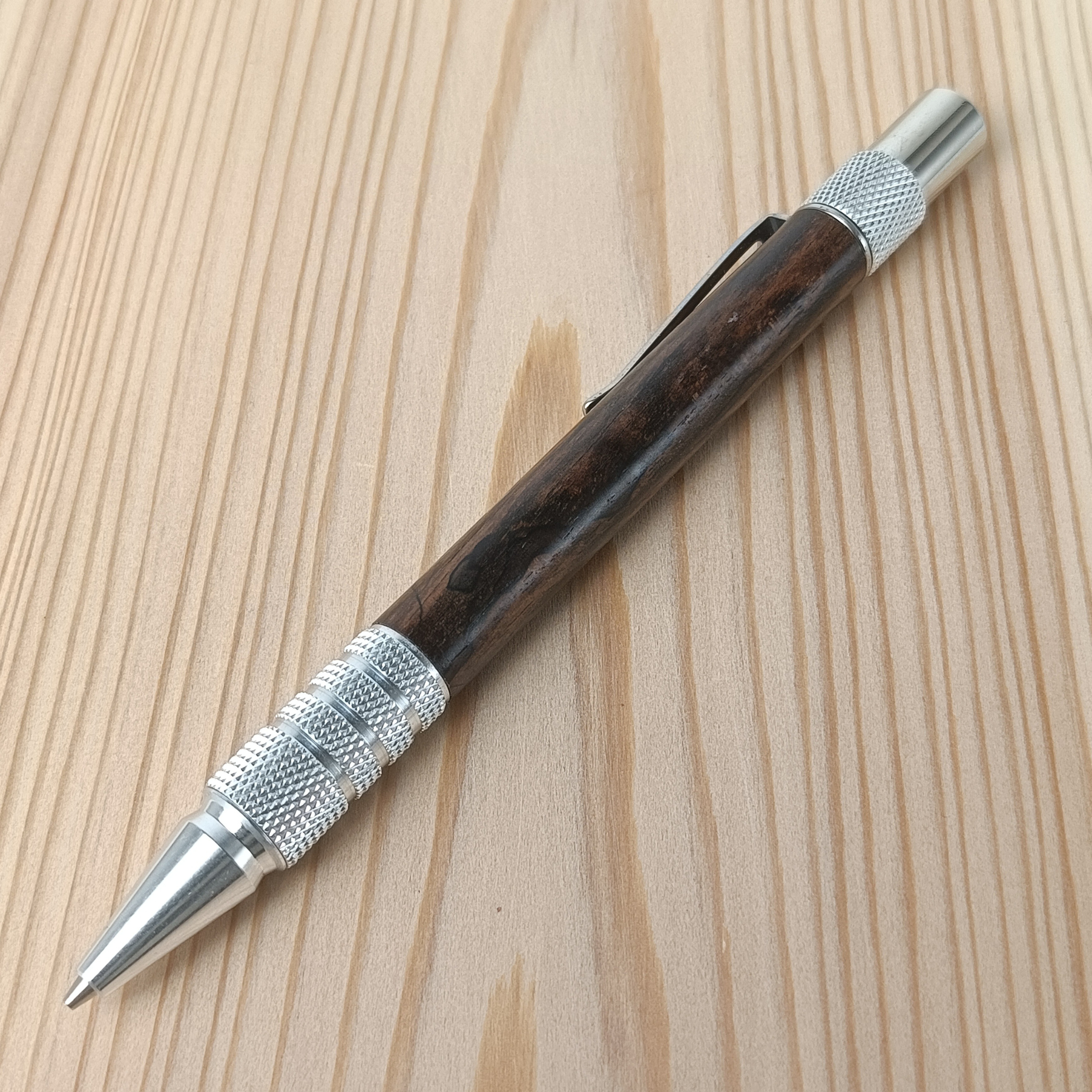 木目を楽しむ木軸シャープペンシル  銘木 黒柿