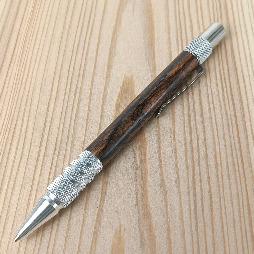 木目を楽しむ木軸シャープペンシル  銘木 黒柿