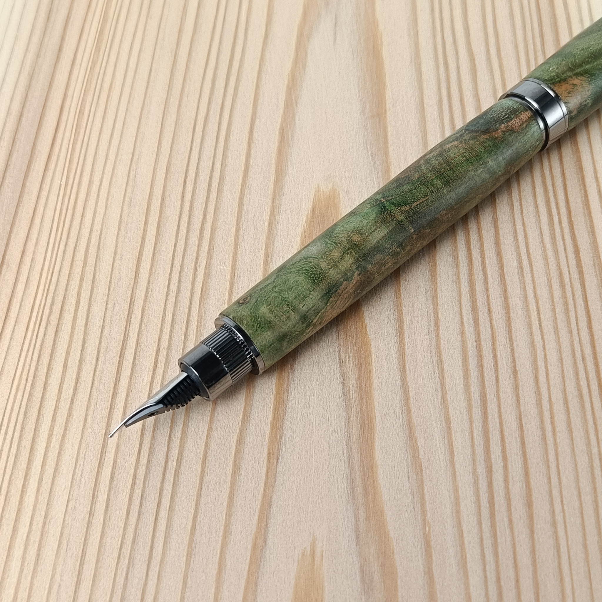 スタビライズドウッド 万年筆 グリーン